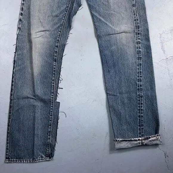 THE 501®XX A COLLECTION OF VINTAGE JEANS The 501 XX: A Collection of Vintage Jeans - The Book
